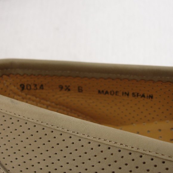 NEW E.T. WRIGHT BEIGE NUBUCK LEATHER LOAFERS 9.5 B